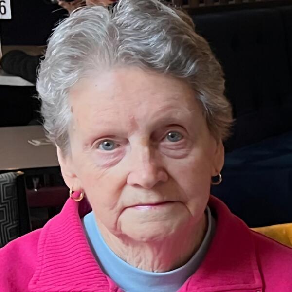 Headshot image of HOCKING (nee Wright), Dorothy May ‘Dot’