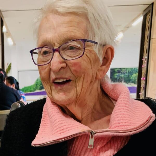 Headshot image of THOMSON (nee Templeton), Barbara