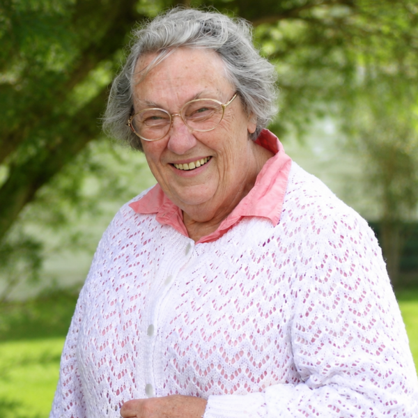 Headshot image of WOFF (nee Harvey), Beverly Lorraine