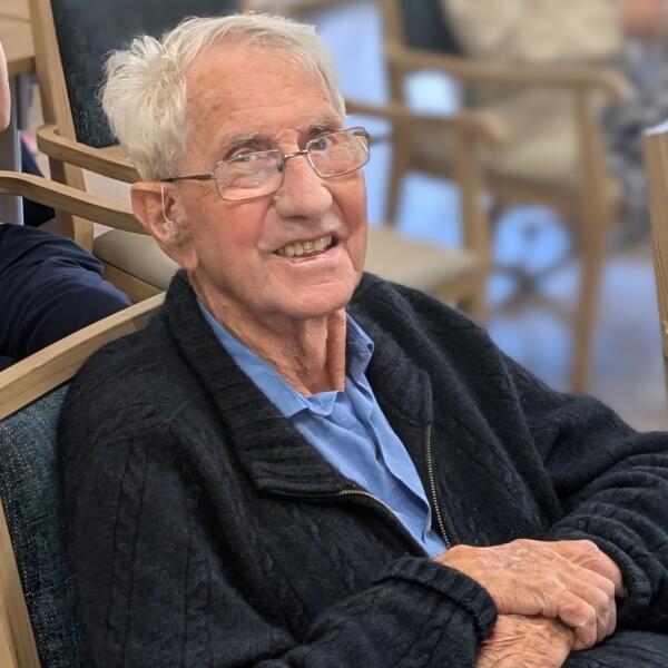 Headshot image of KENNEALLY, Raymond George
